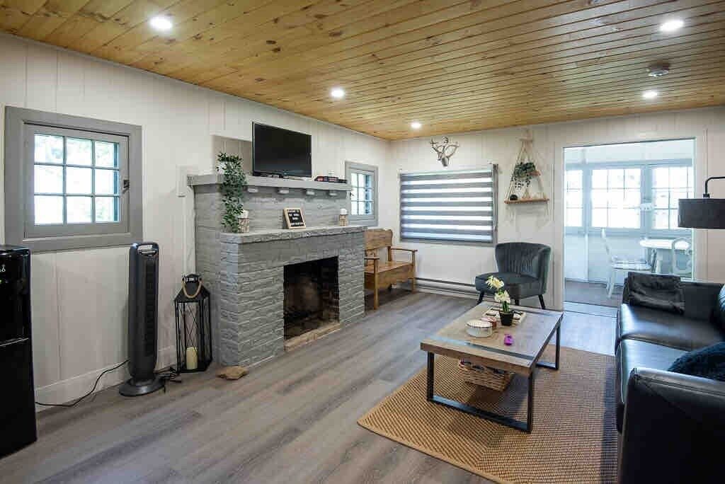 Photo of Livingroom in Fenelon Falls
