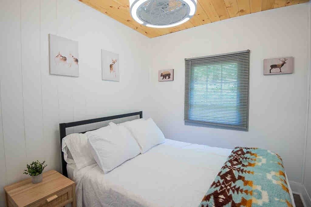 Photo of Bedroom in Fenelon Falls