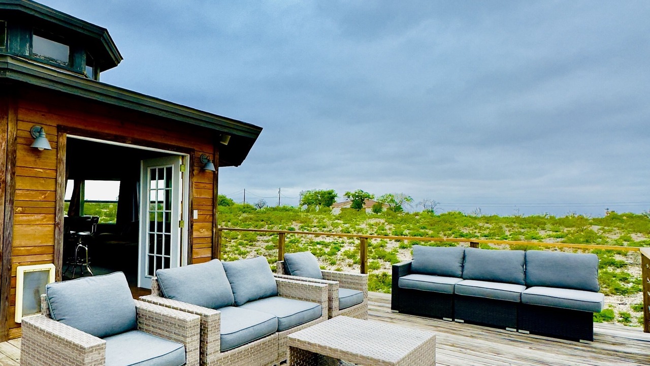 Photo of Patio Balcony in Amistad National Recreational Area
