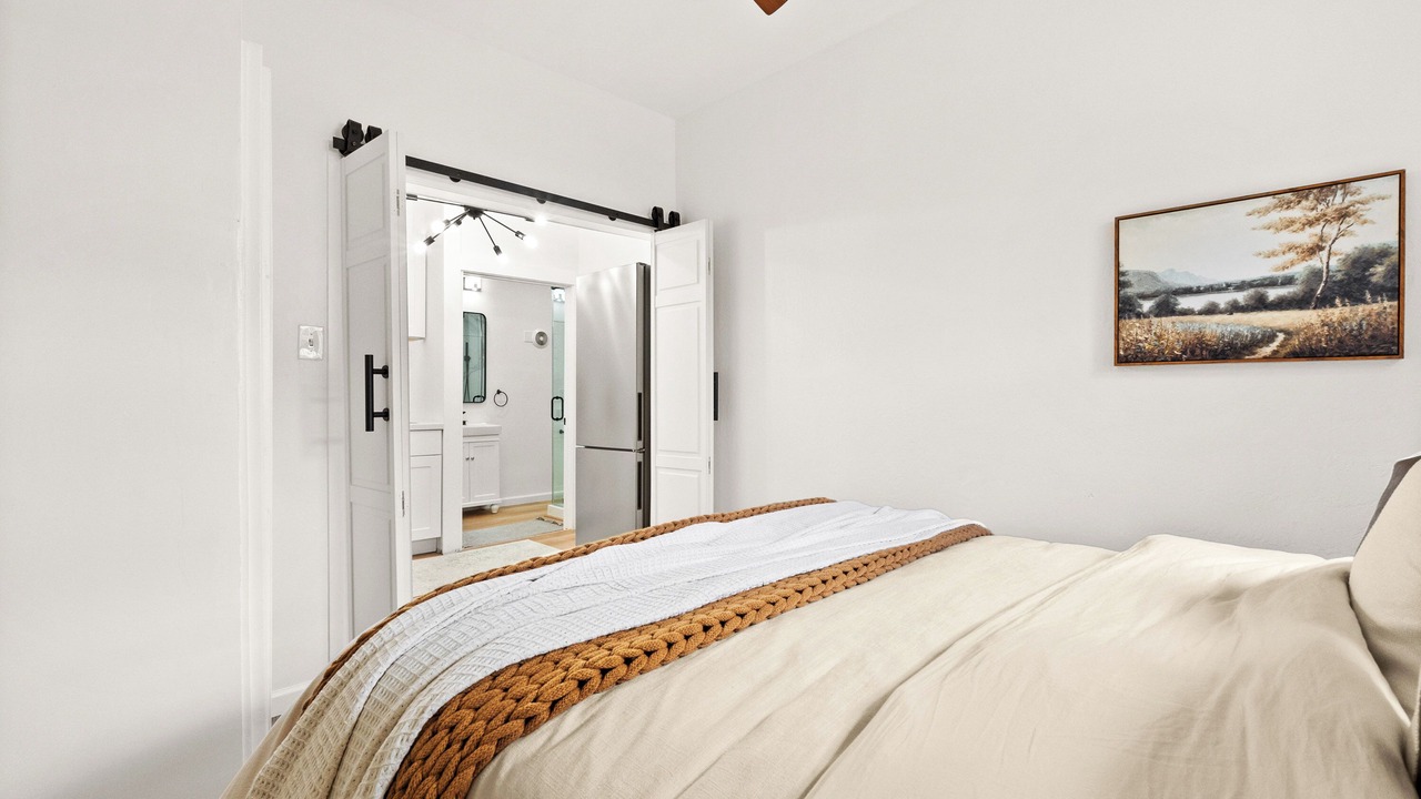 Photo of Bedroom in Downtown Oakland