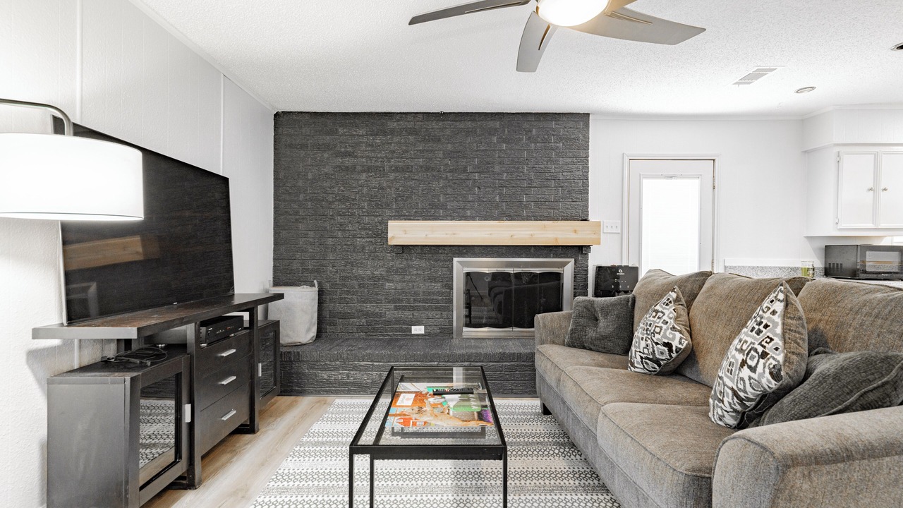 Photo of Livingroom in Pottsboro