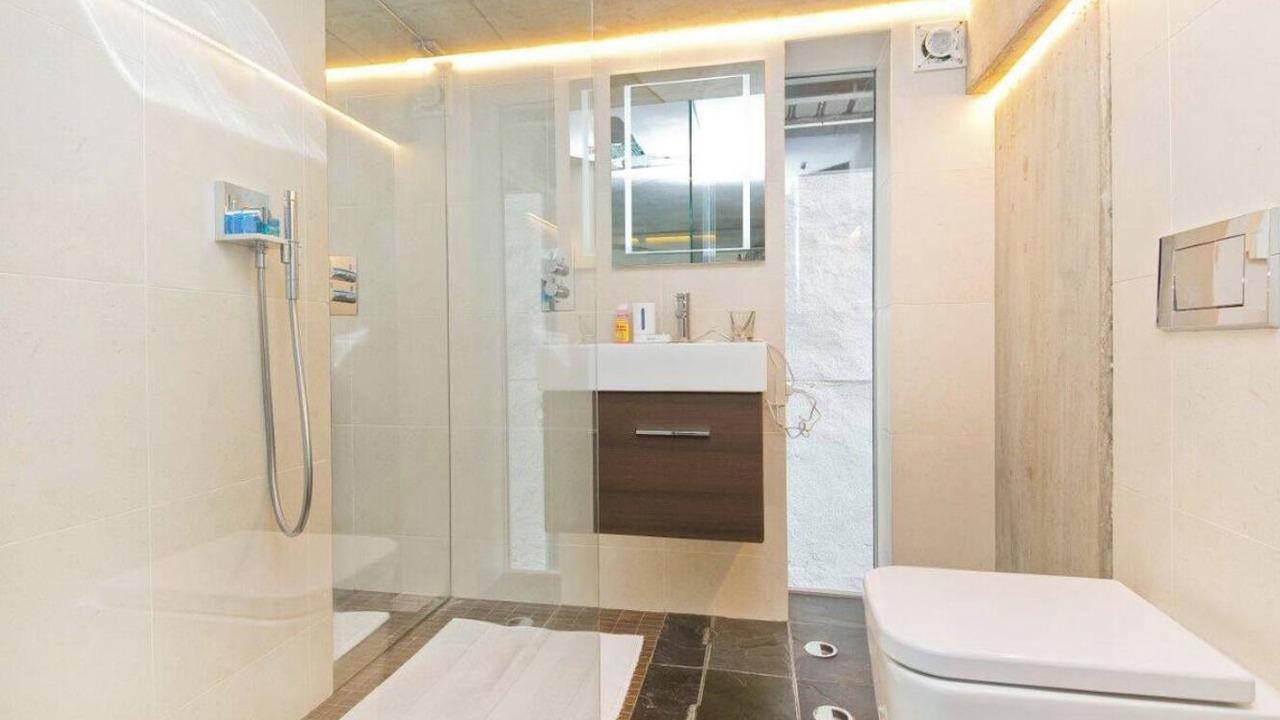 Photo of Bathroom in Hackney