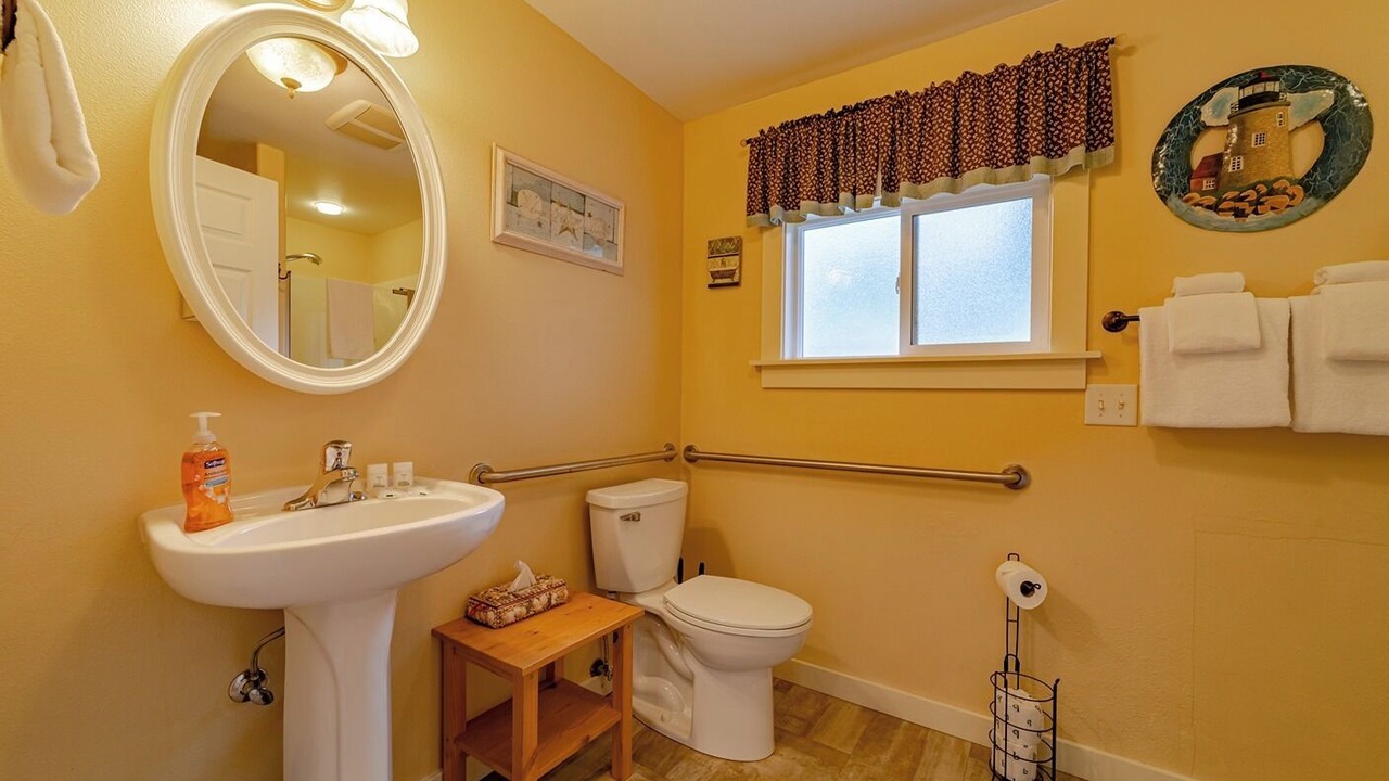 Photo of Bathroom in Orick