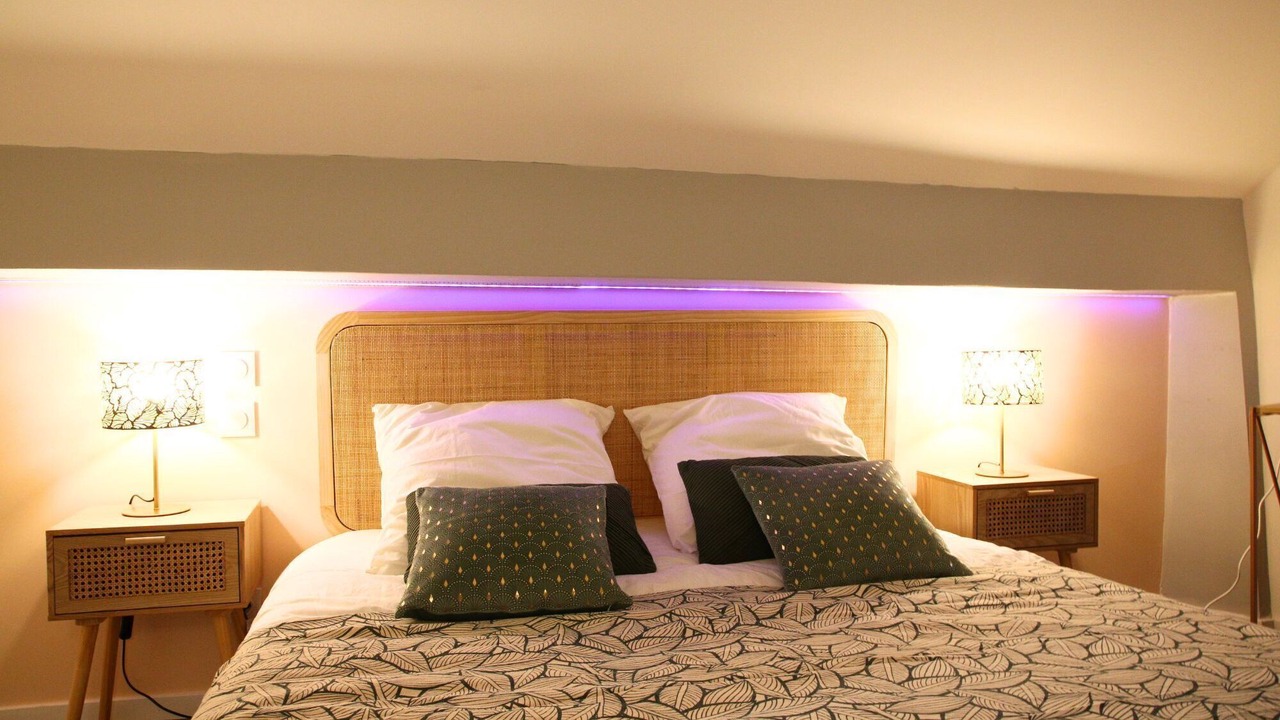 Photo of Bedroom in Lens
