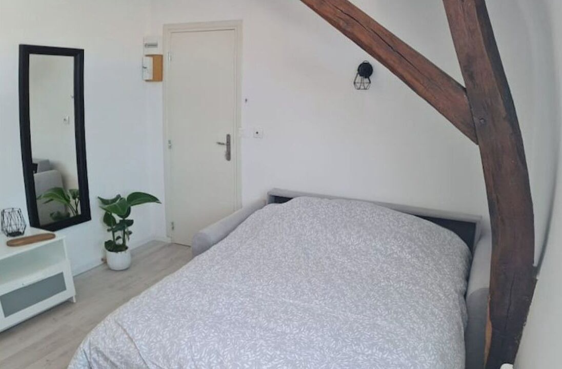 Photo of Bedroom in Chalons-en-Champagne
