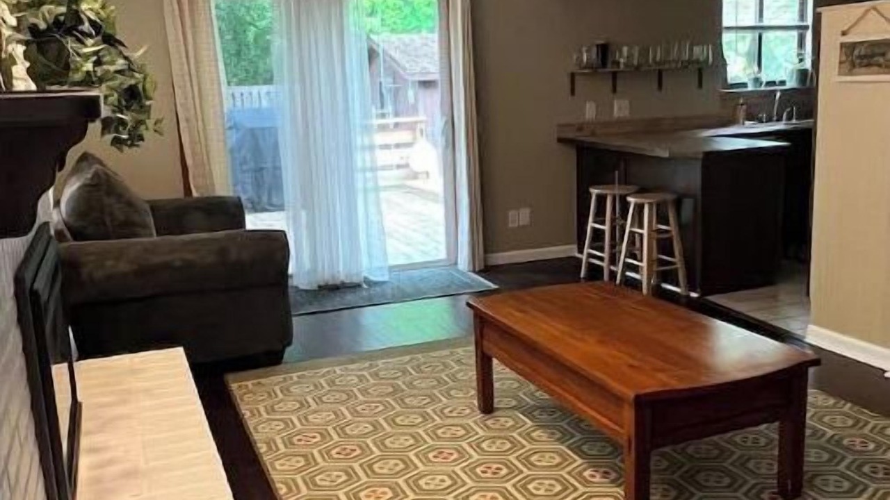 Photo of Livingroom in Bay City
