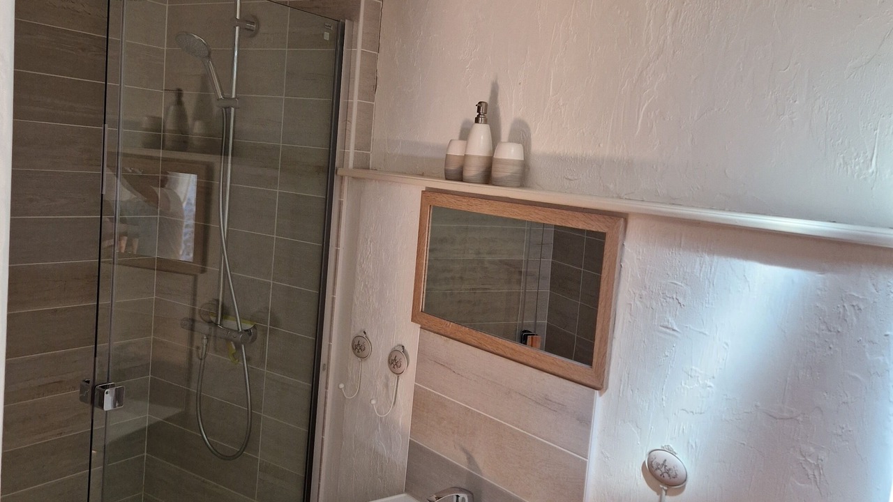 Photo of Bathroom in Saint-Pierre-d'Amilly