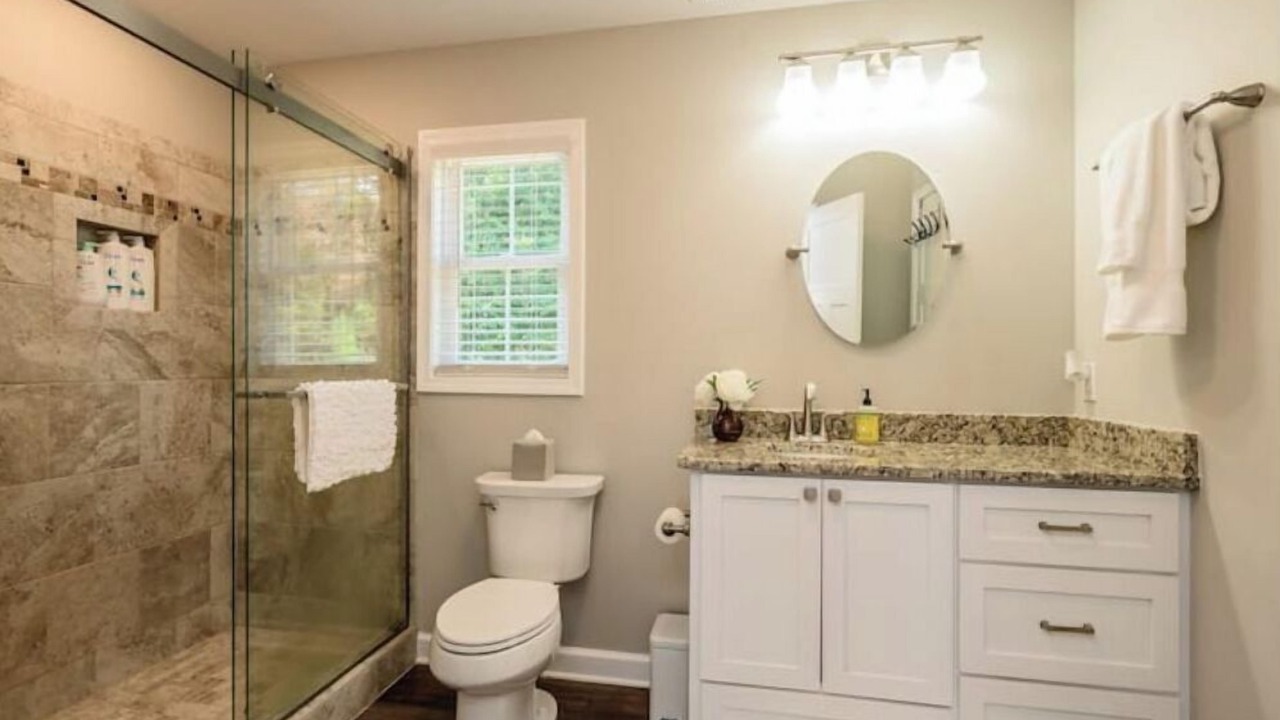 Photo of Bathroom in Hickory