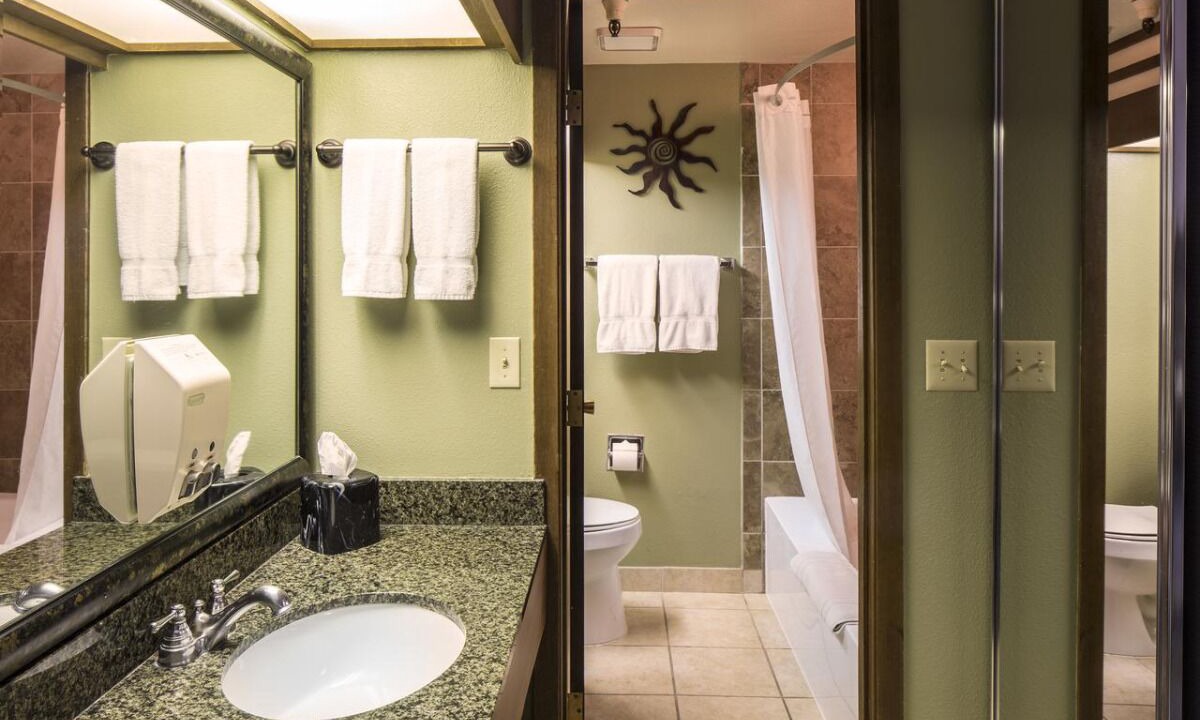 Photo of Bathroom in Wahweap