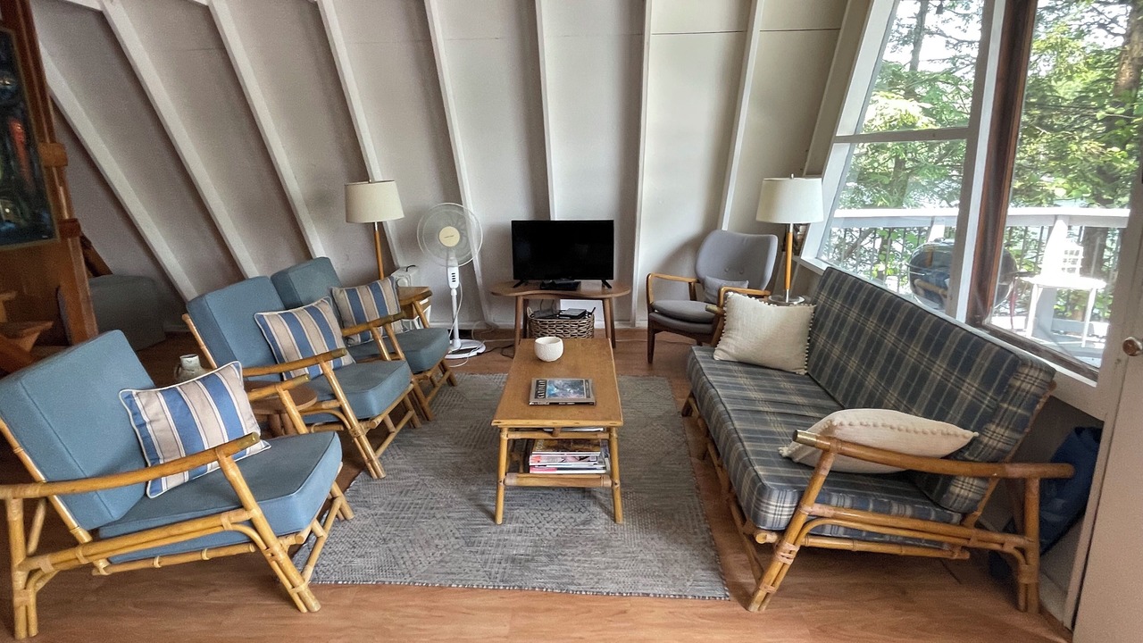 Photo of Livingroom in Val-des-Monts