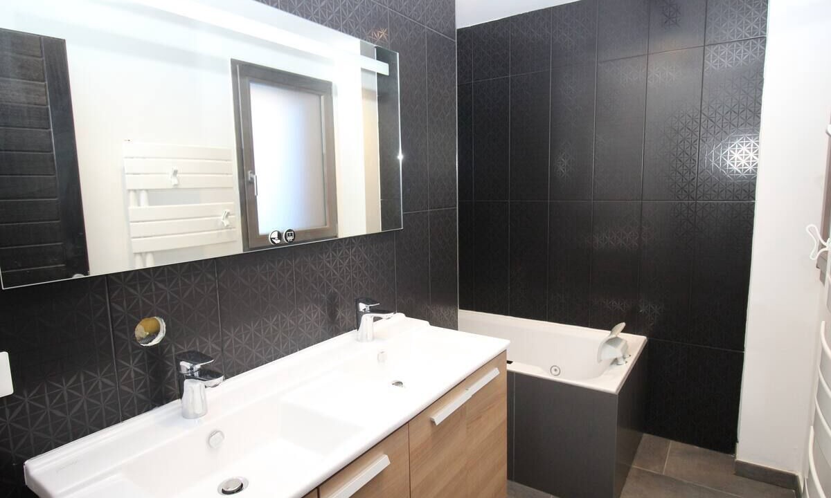 Photo of Bathroom in Font-Romeu-Odeillo-Via