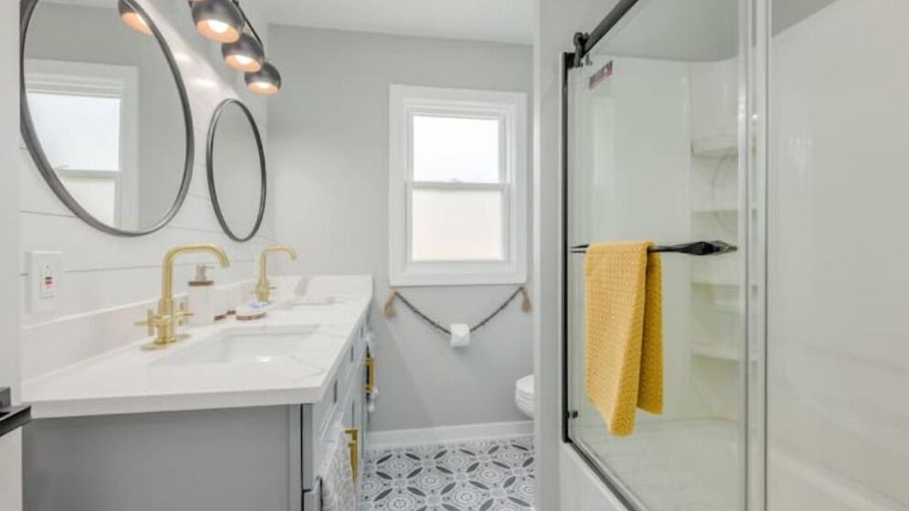 Photo of Bathroom in Forestview