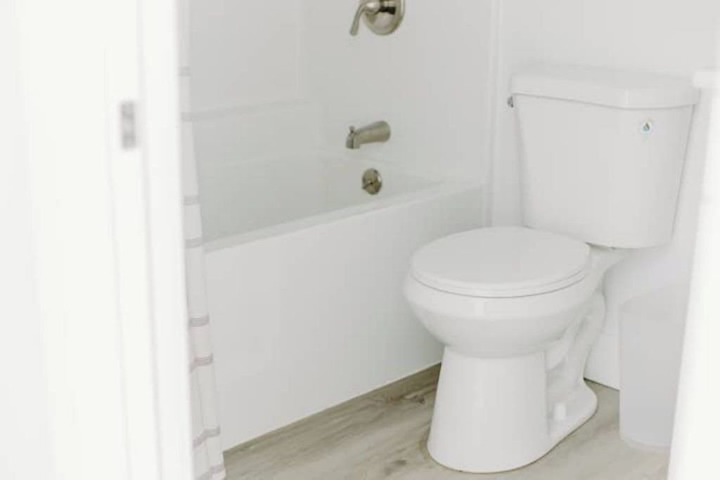 Photo of Bathroom in Soap Lake