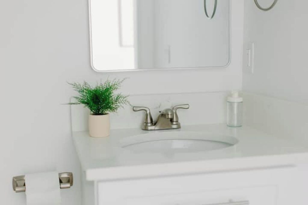 Photo of Bathroom in Soap Lake