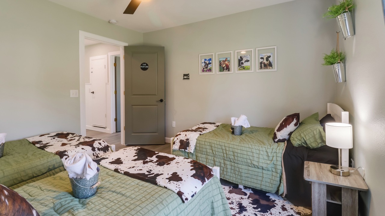 Photo of Bedroom in Grove