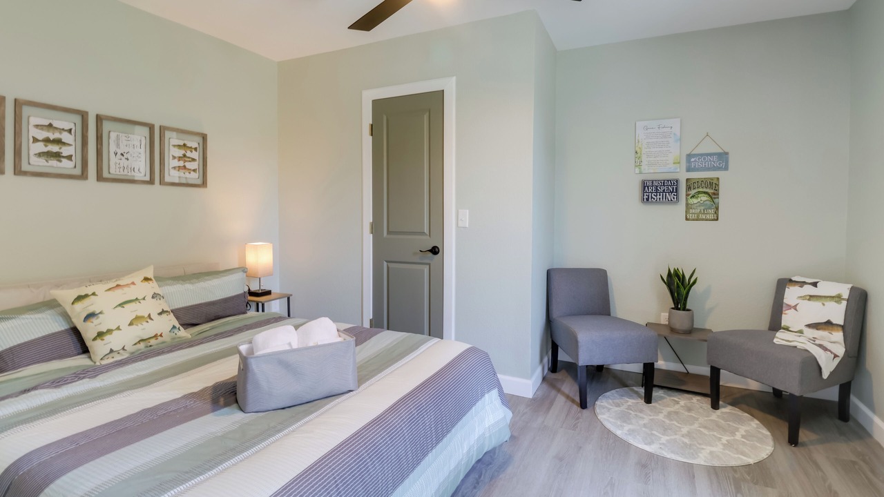 Photo of Bedroom in Grove