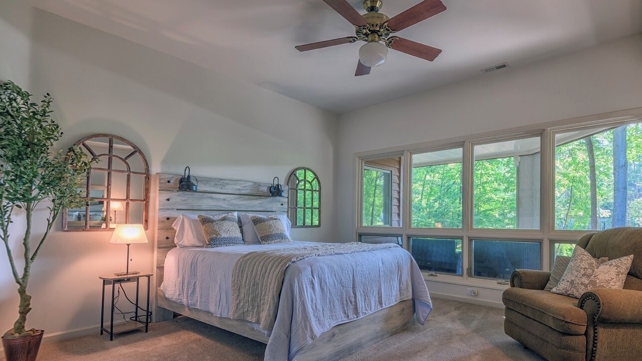 Photo of Bedroom in Troutman