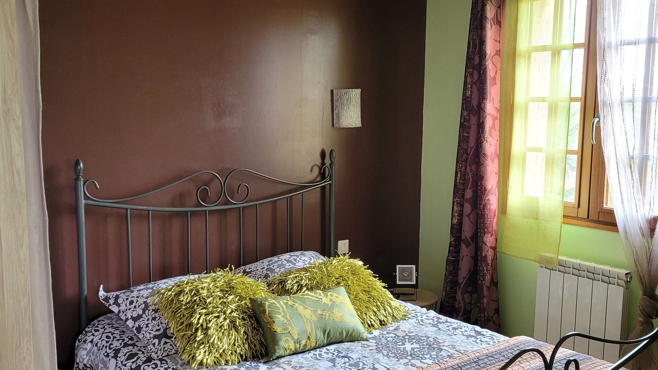Photo of Bedroom in Norville