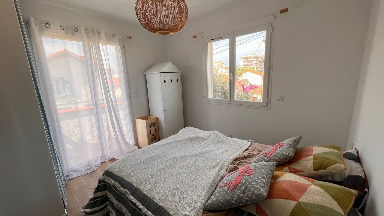 Photo of Bedroom in Le Port