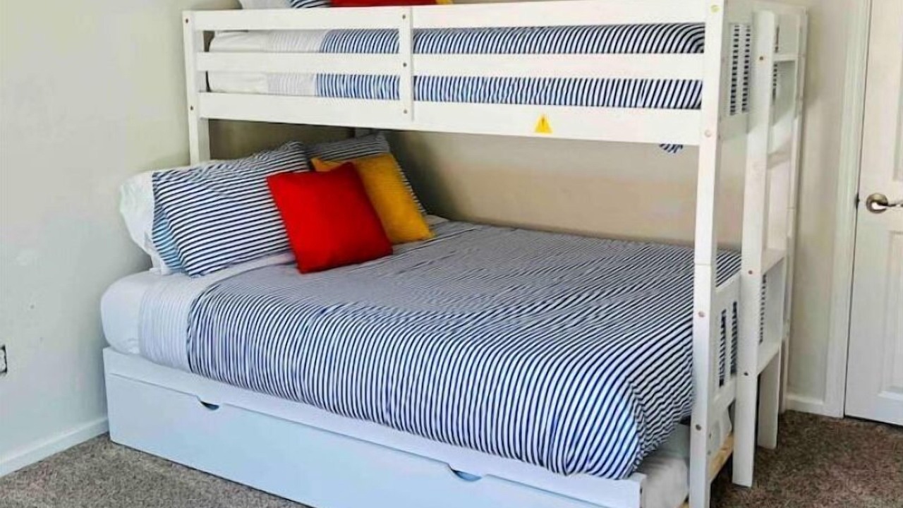 Photo of Bedroom in Lakeside