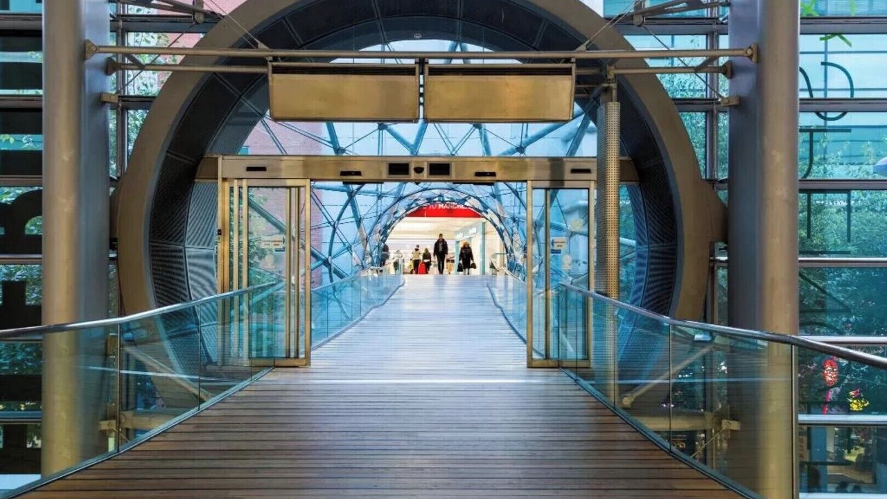 Photo of Others in Market Street