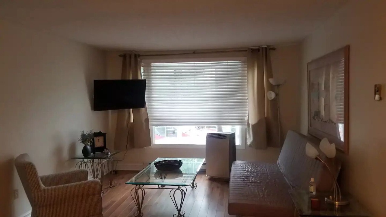 Photo of Livingroom in Wasaga Beach