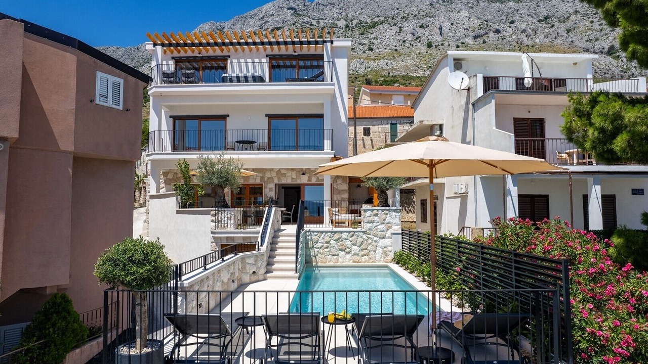 Photo of Outdoor in Medici