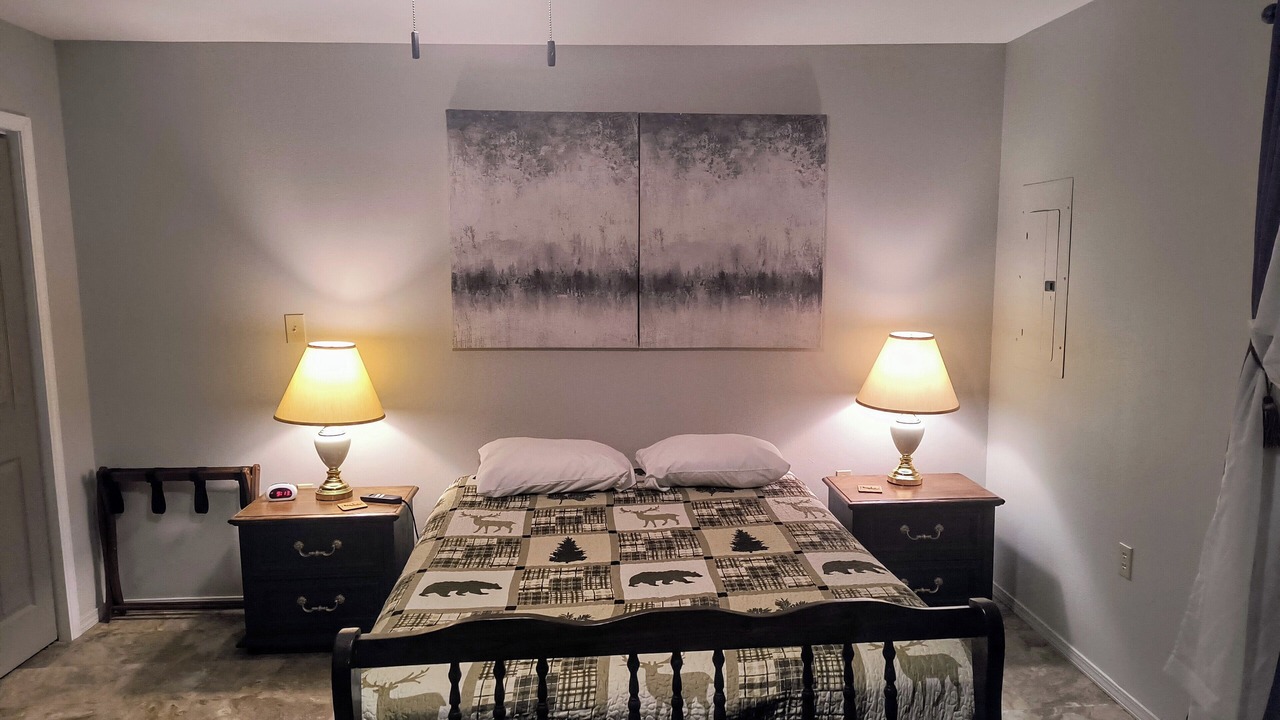 Photo of Bedroom in Booneville