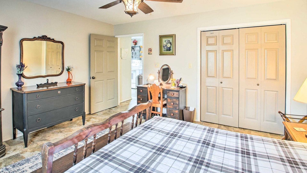 Photo of Bedroom in Booneville