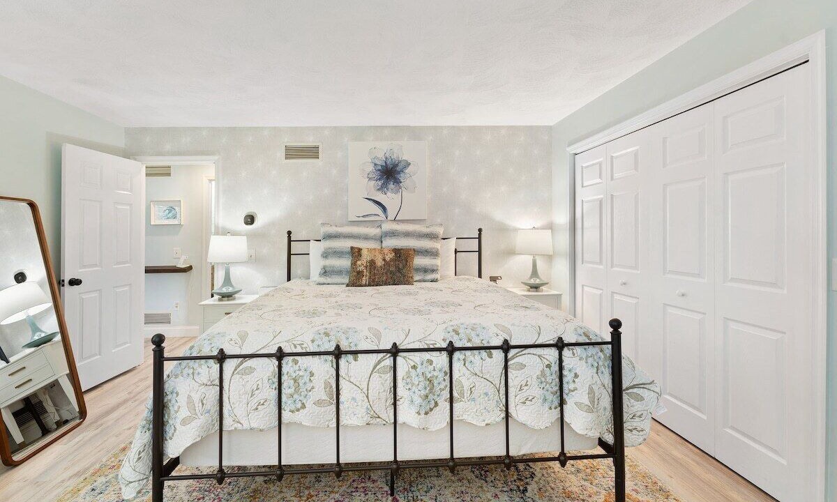 Photo of Bedroom in Saunderstown