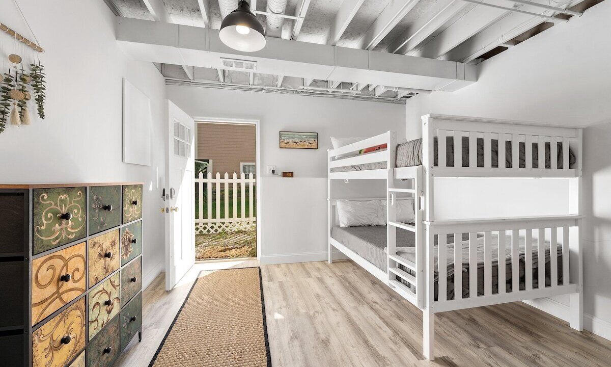 Photo of Bedroom in Saunderstown