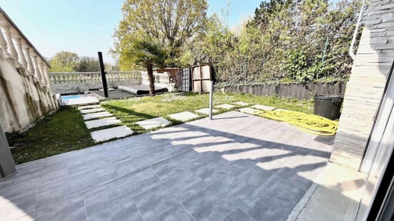 Photo of Patio Balcony in Dammartin-en-Goele