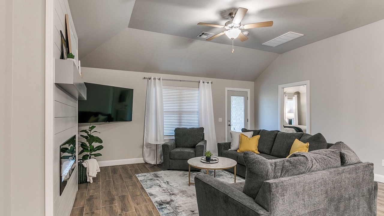 Photo of Livingroom in Yukon
