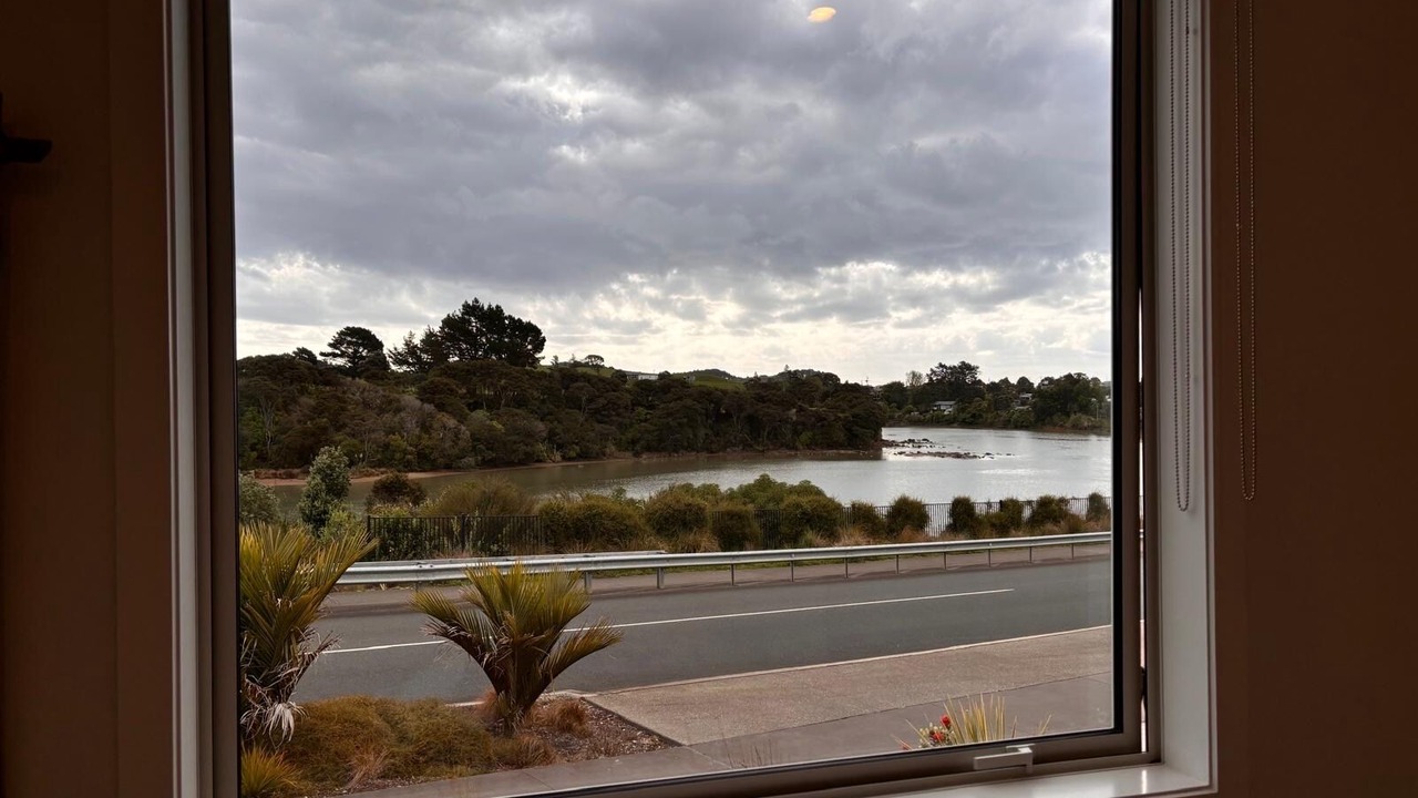 Photo of Others in Raglan