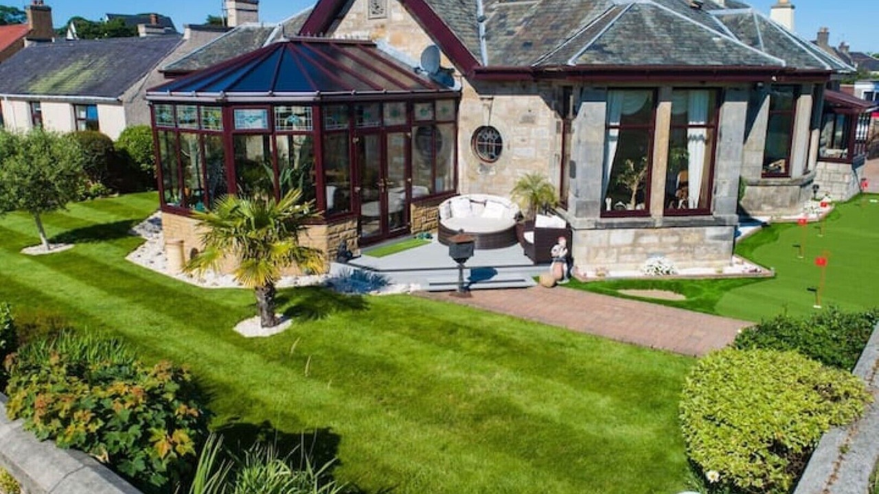 Photo of Outdoor in Leven