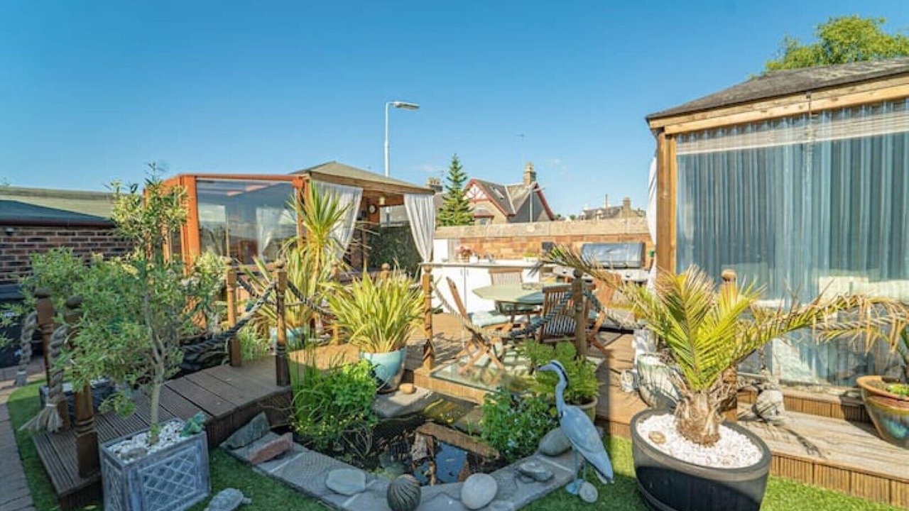 Photo of Outdoor in Leven