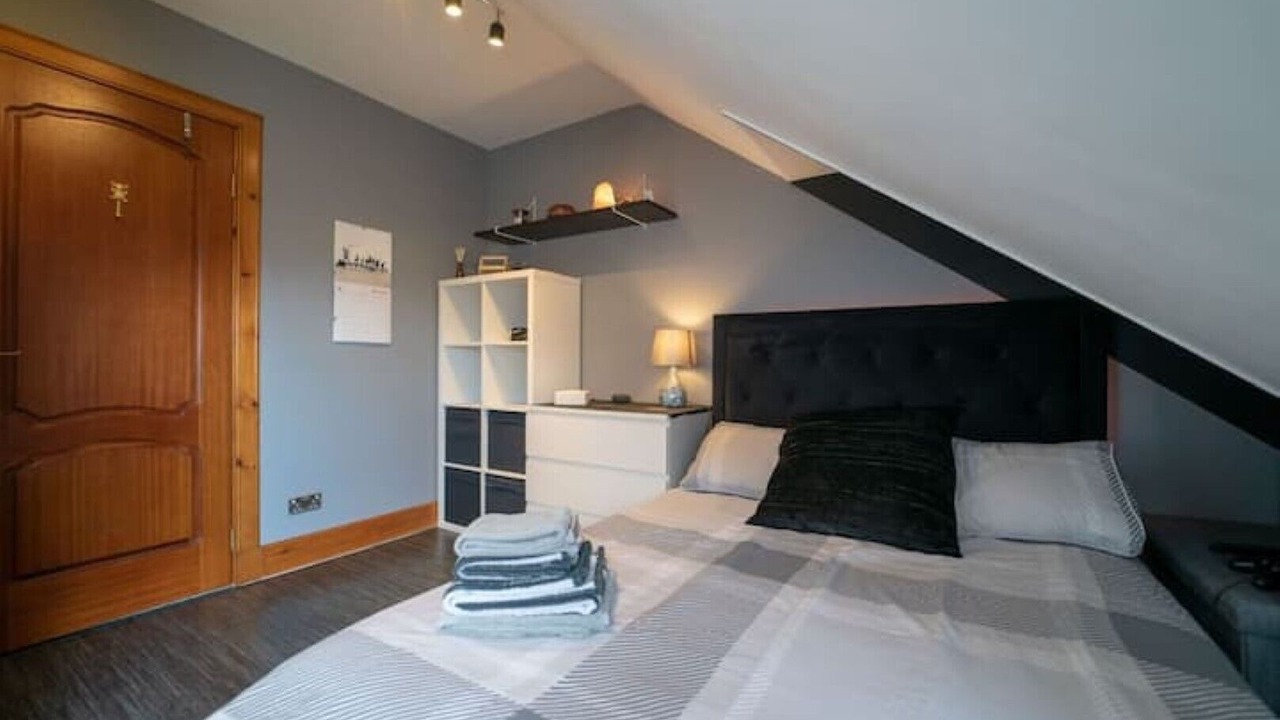 Photo of Bedroom in Leven