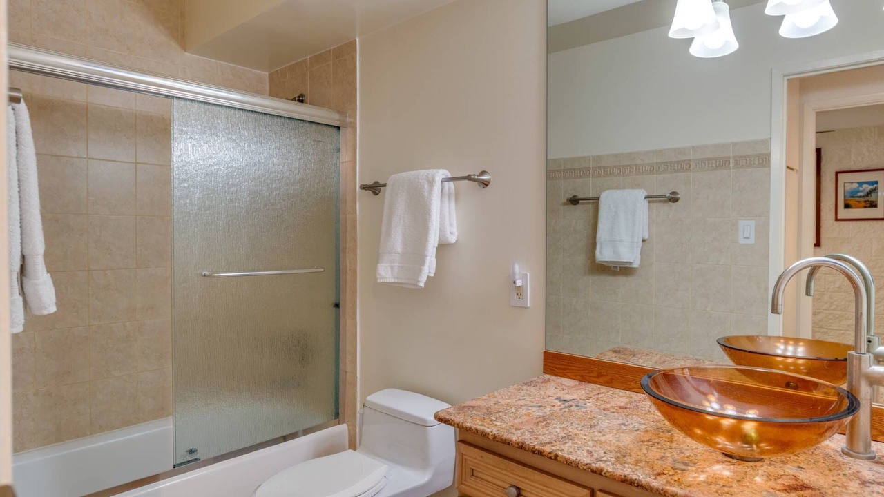 Photo of Bathroom in Maalaea