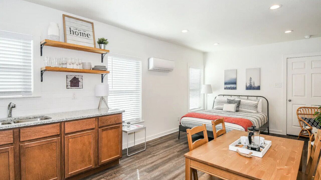 Photo of Bedroom in Austin Ave.