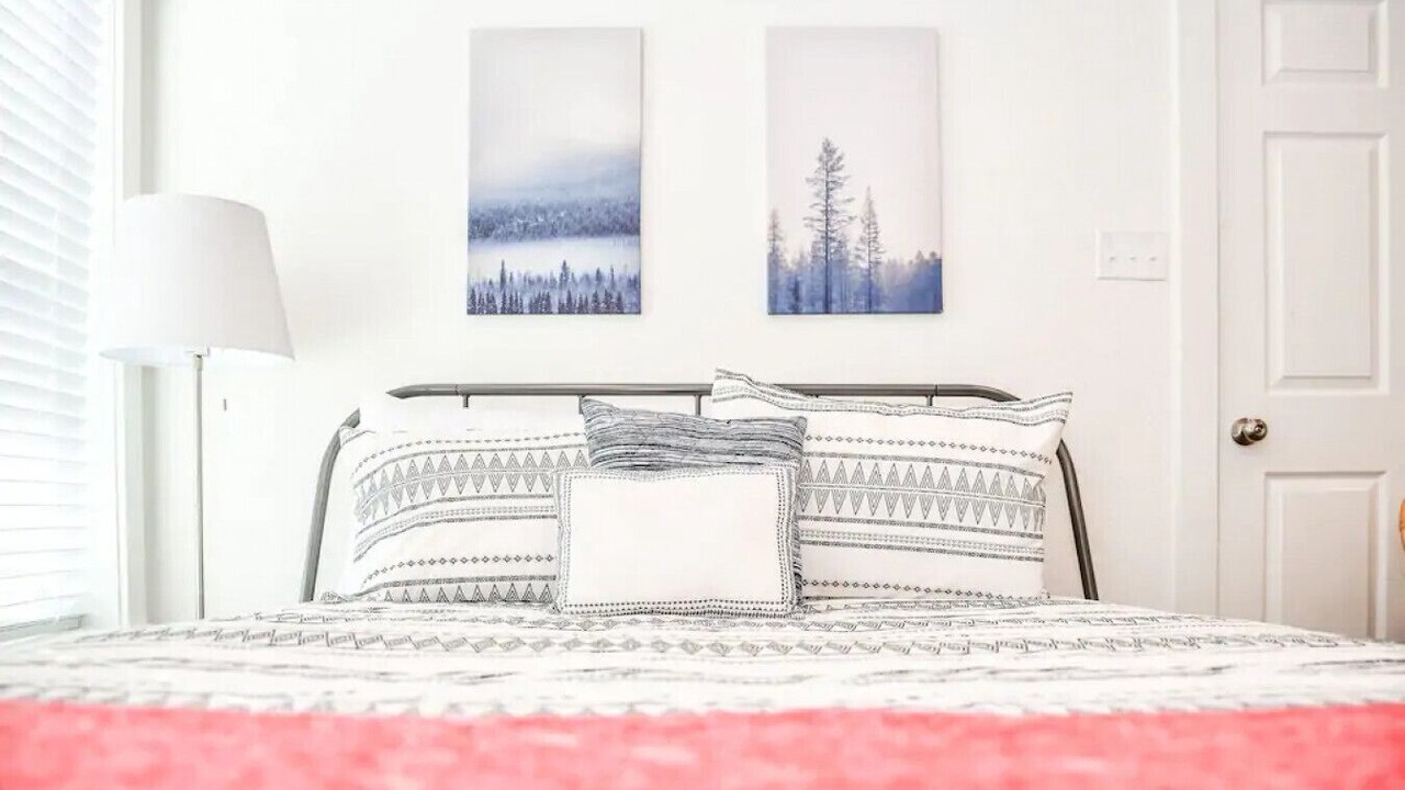 Photo of Bedroom in Austin Ave.