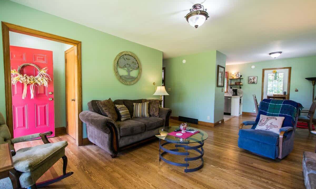Photo of Bedroom in Hendersonville