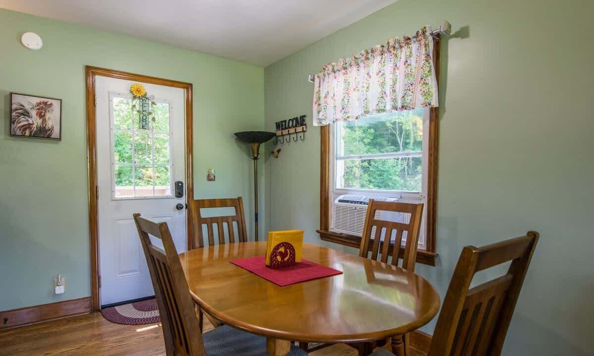 Photo of Livingroom in Hendersonville