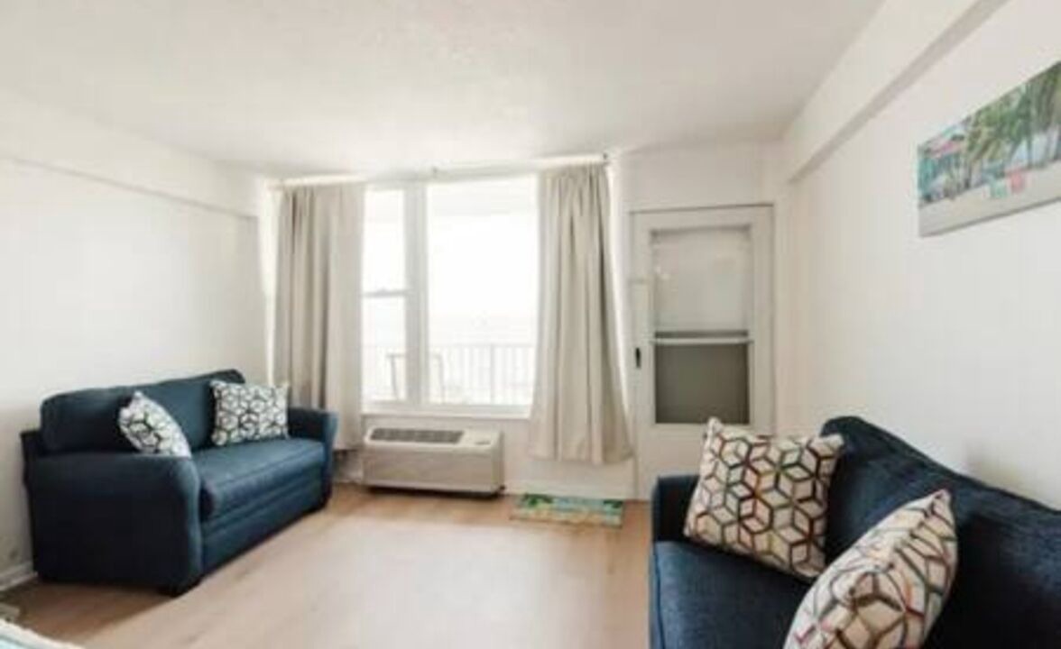 Photo of Livingroom in East Daytona