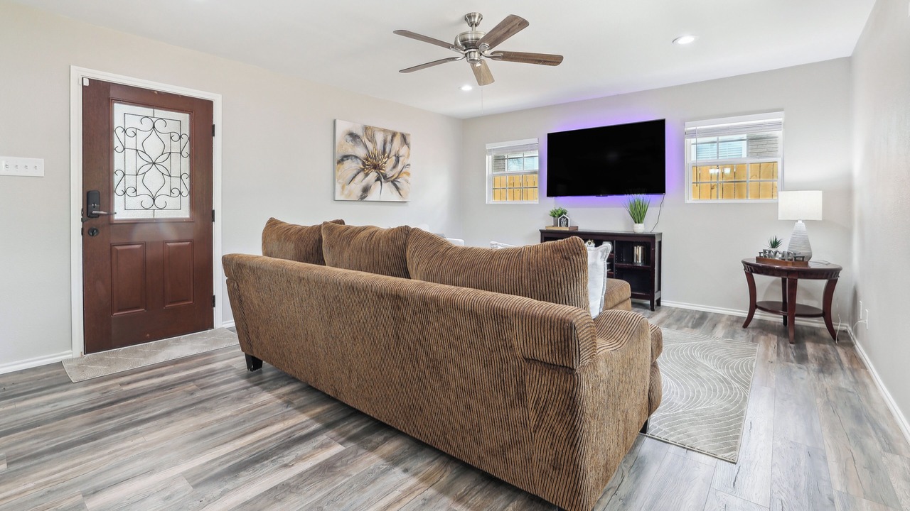 Photo of Livingroom in Shearer Hills - Ridgeview