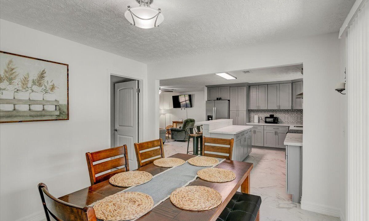 Photo of Livingroom in Lakeview  Jefferson County
