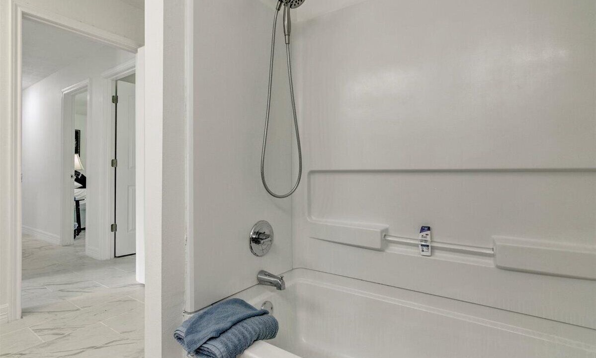 Photo of Bathroom in Lakeview  Jefferson County
