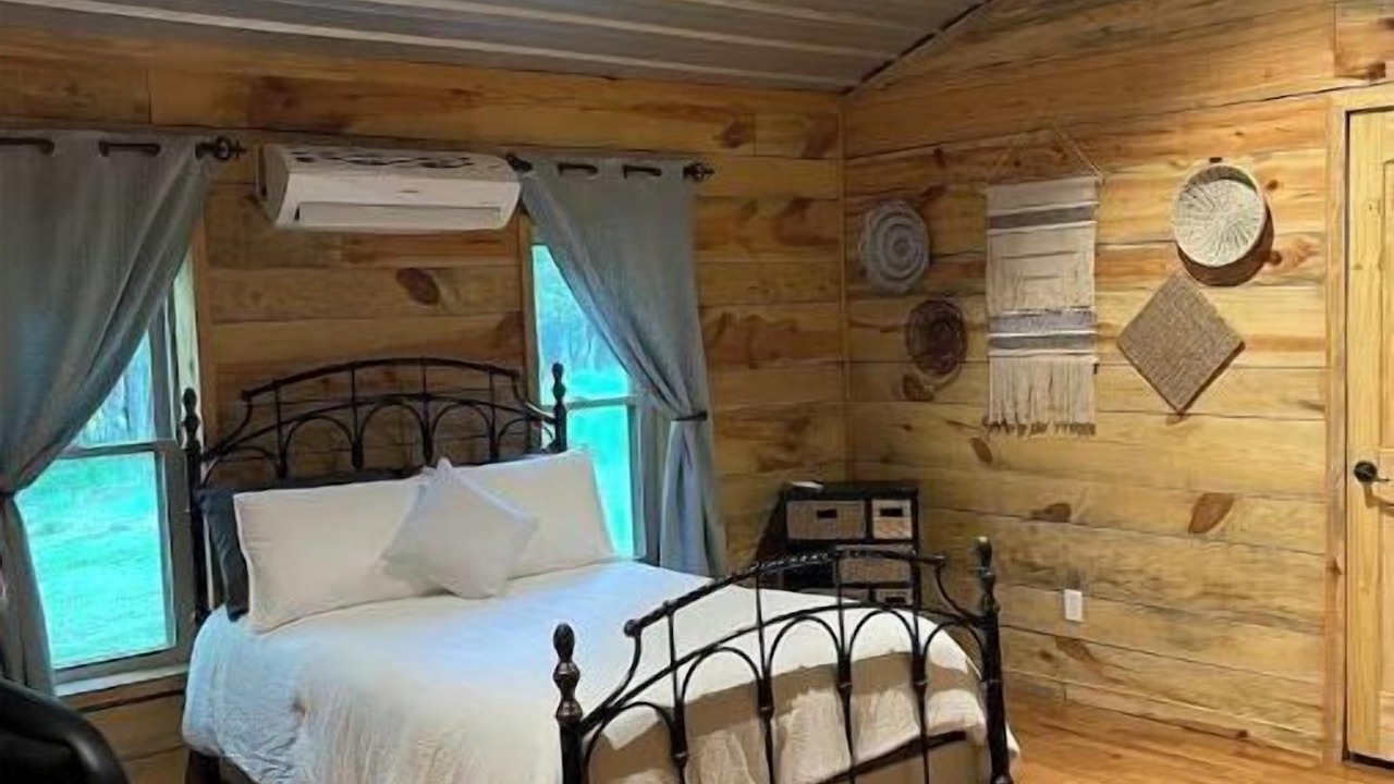 Photo of Bedroom in Woodville