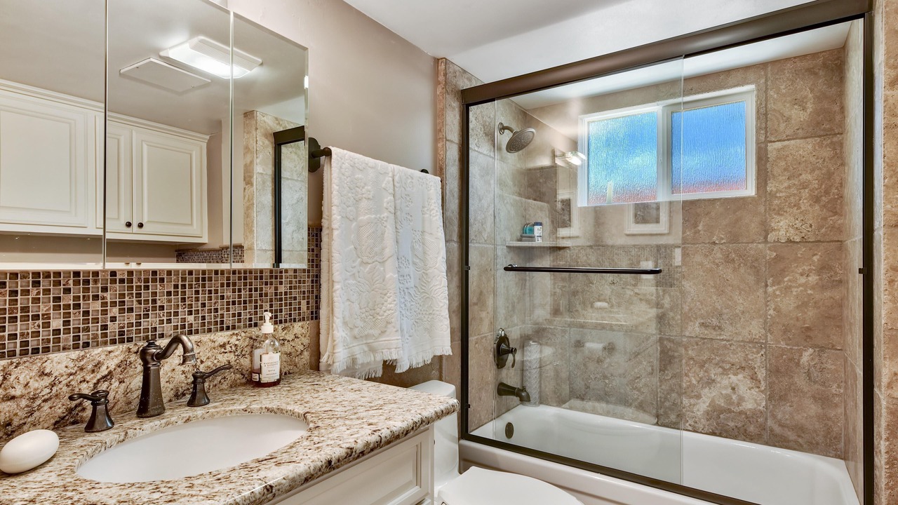 Photo of Bathroom in Al Tahoe