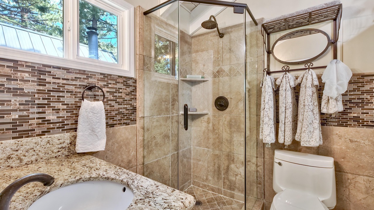Photo of Bathroom in Al Tahoe