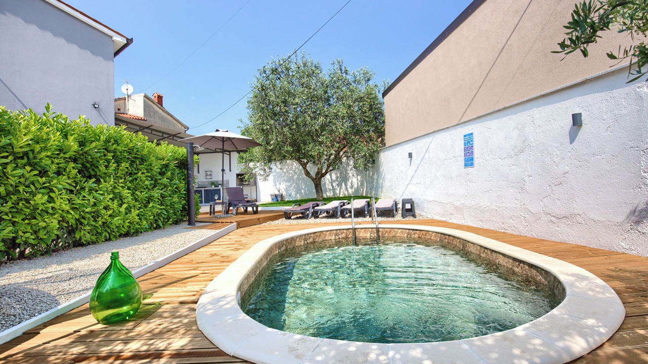 Photo of Outdoor in Loborika